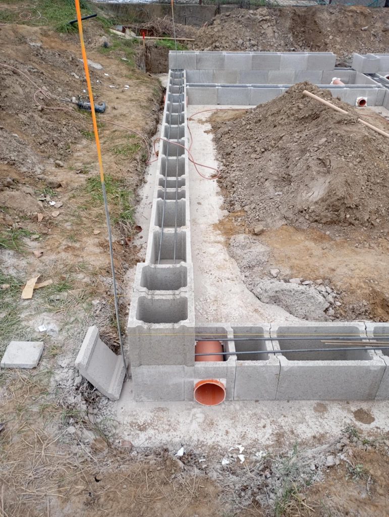 Kontrola výstuže a kotvenia pred betonážou základov na kľúč Košice